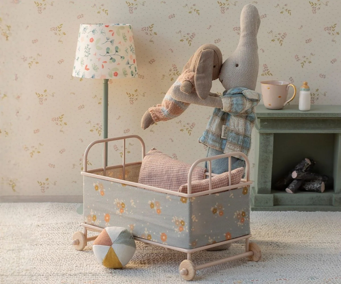 Maileg Cot Bed Micro - Powder