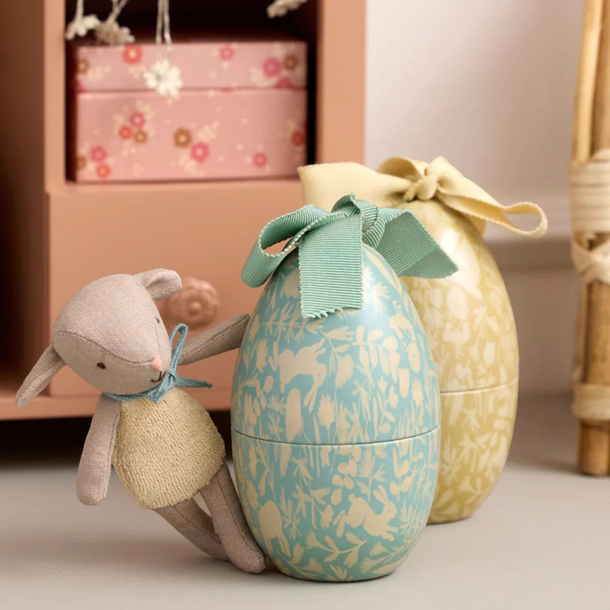 Maileg Easter Egg with Micro Lamb, Small - Powder
