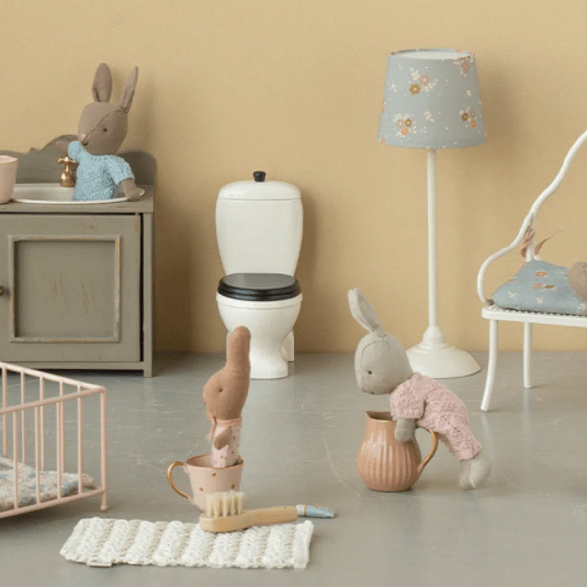 Maileg Miniature Floor Lamp - Sand