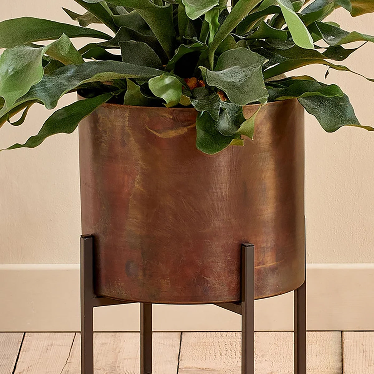 Nkuku Juoni Iron Planter - Antique Brass