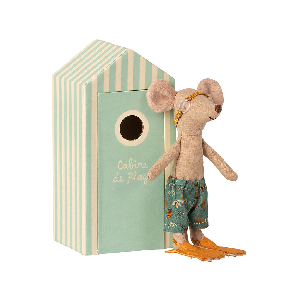 Maileg Beach Mouse, Big Brother in Cabin De Plage.