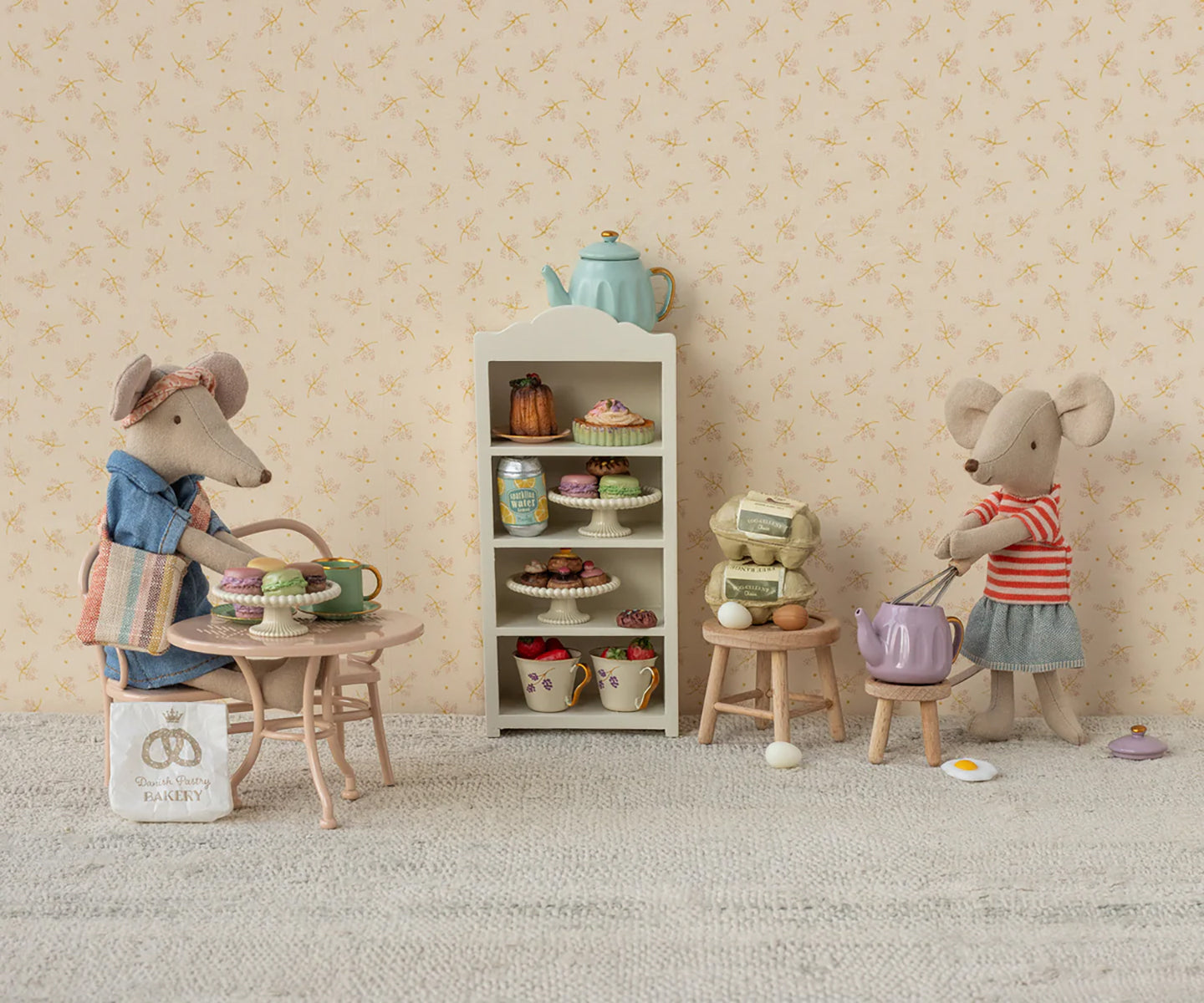 Maileg Cafe Set, Mouse Big - Pale Pink.