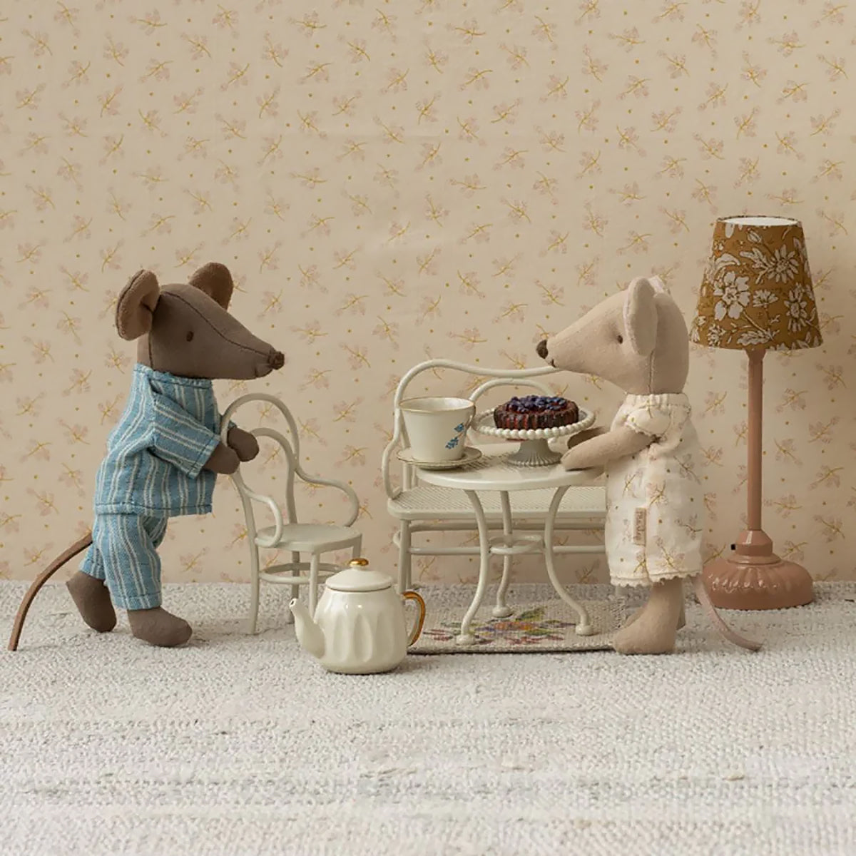 Maileg Cafe Set, Mouse Small - Off White.