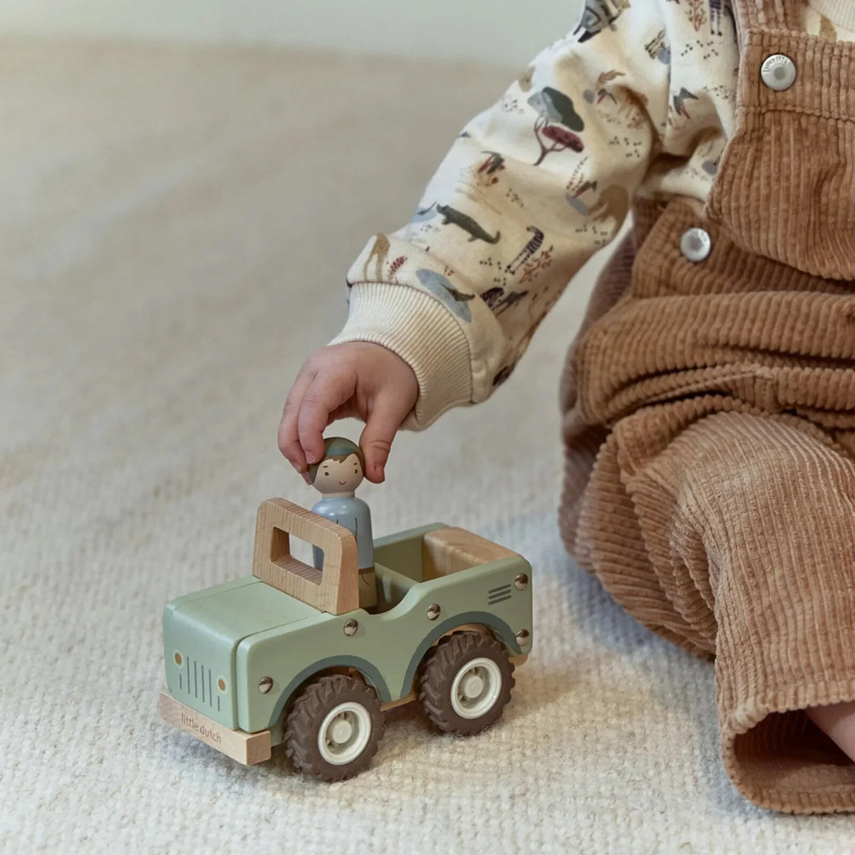 Little Dutch Wooden Wooden safari Jeep with animals