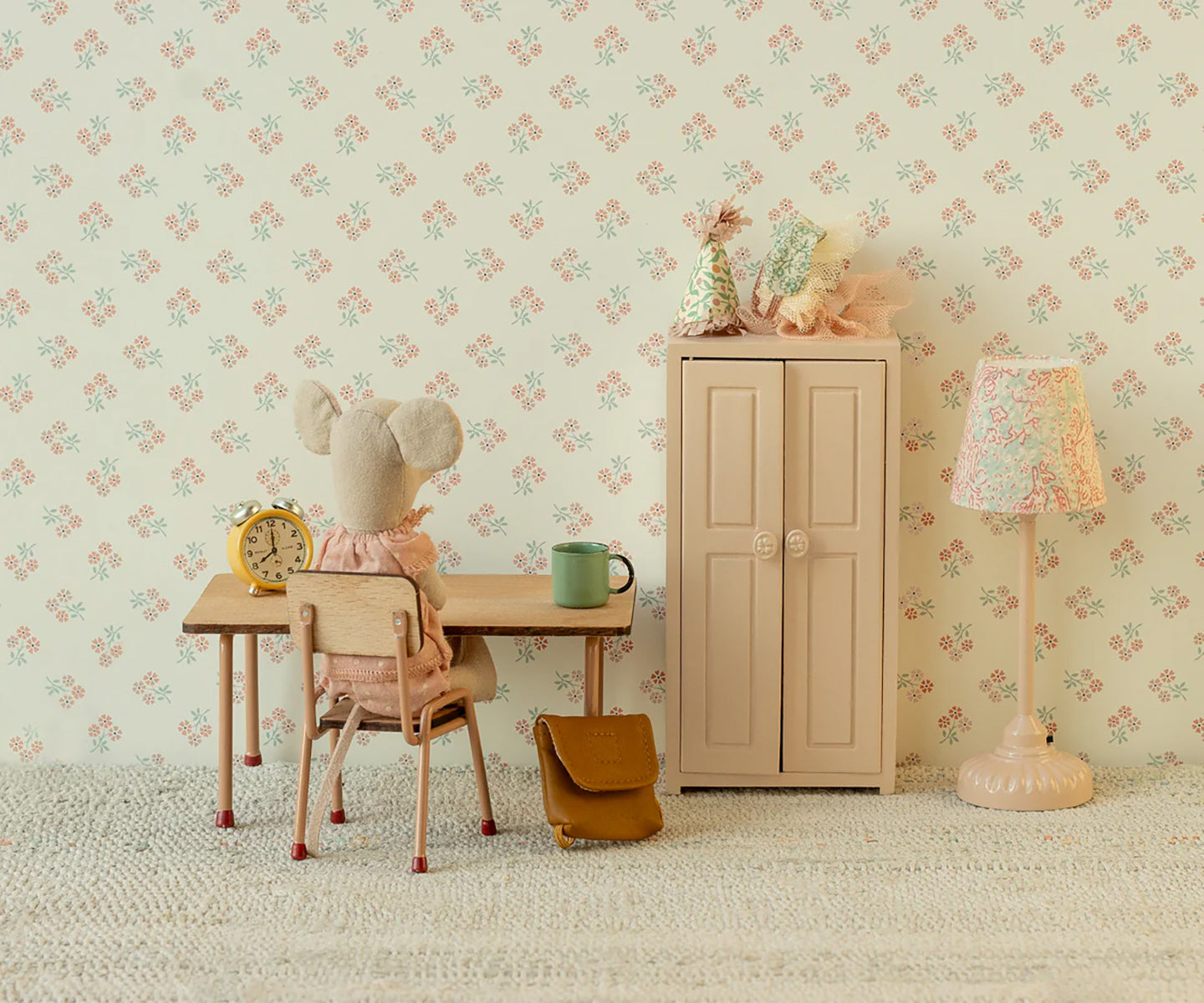 Maileg Vintage Floor Lamp, Small - Powder
