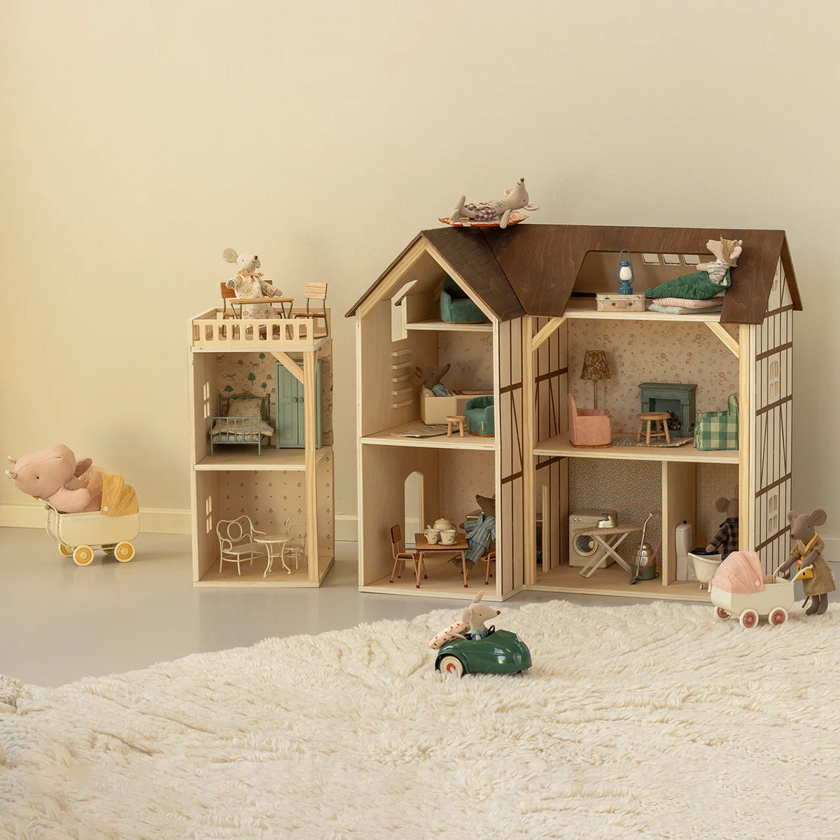 Maileg Wallpaper, Mouse Hole Farmhouse